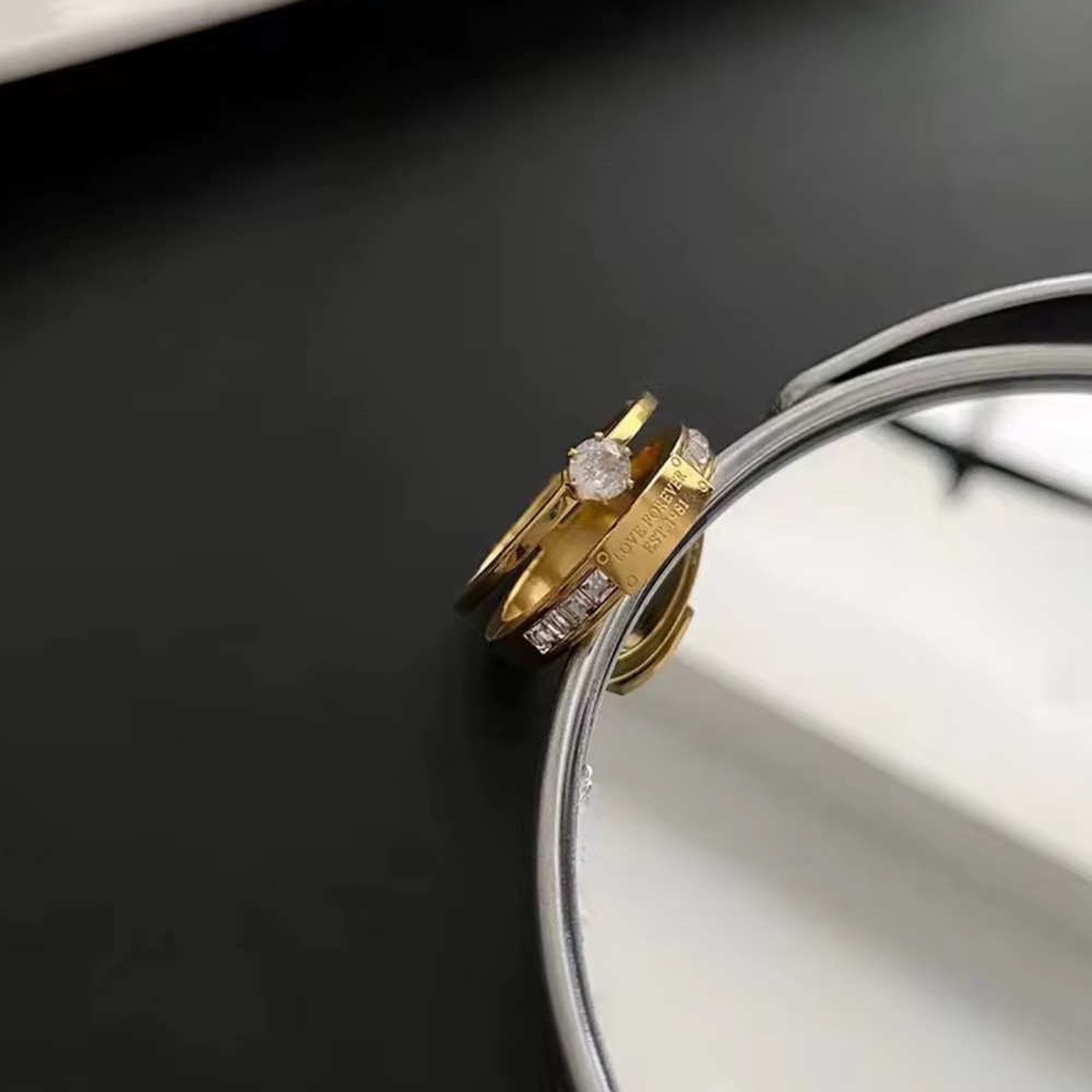 LUXURY LOVE RING SIZE 8 - Picture 2 of 4